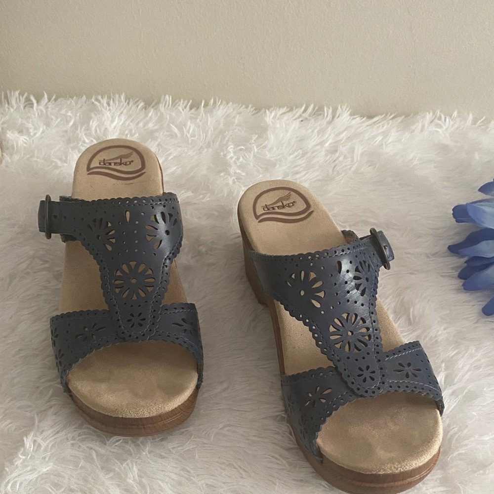 Dansko Sandals Blue Color  Leather Sandals 7m